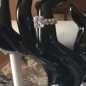 Stunning 2ct wedding ring set